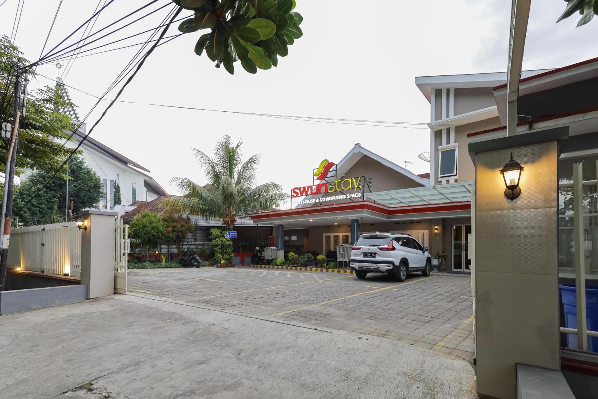 Reddoorz Plus At Swun Stay Raya Langsep Malang Bagian luar foto