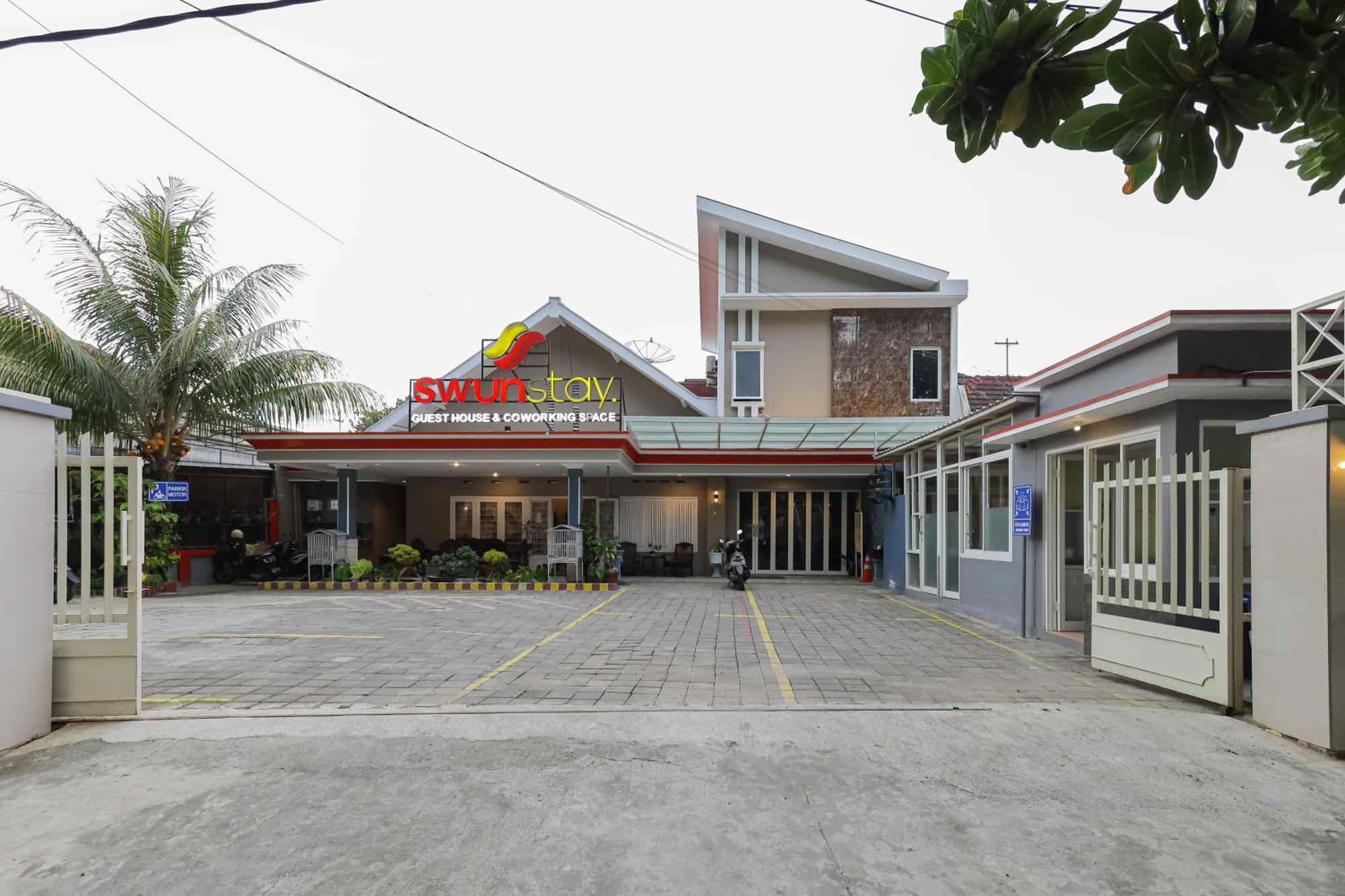 Reddoorz Plus At Swun Stay Raya Langsep Malang Bagian luar foto