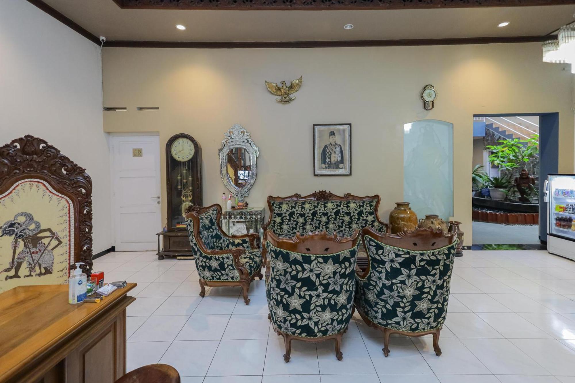 Reddoorz Plus At Swun Stay Raya Langsep Malang Bagian luar foto