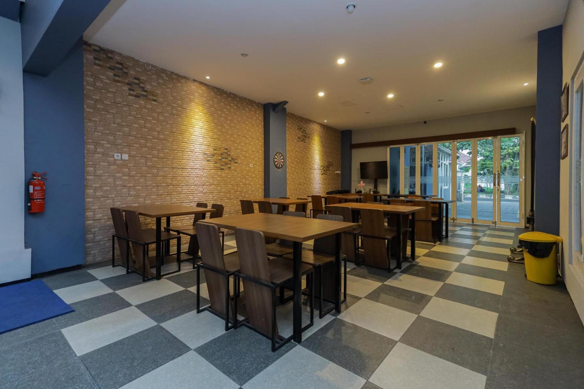 Reddoorz Plus At Swun Stay Raya Langsep Malang Bagian luar foto