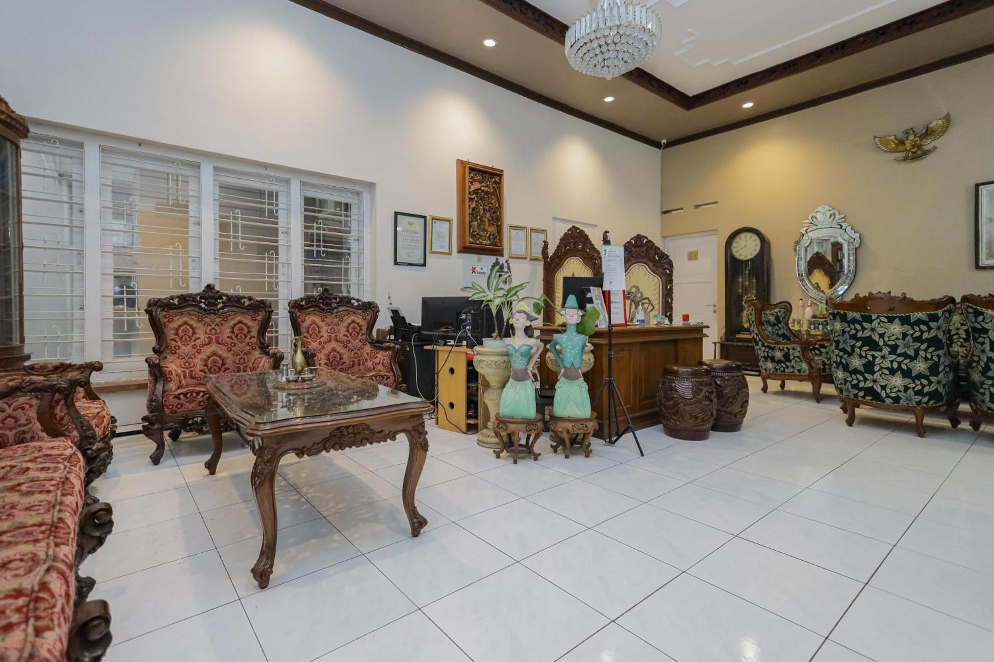 Reddoorz Plus At Swun Stay Raya Langsep Malang Bagian luar foto