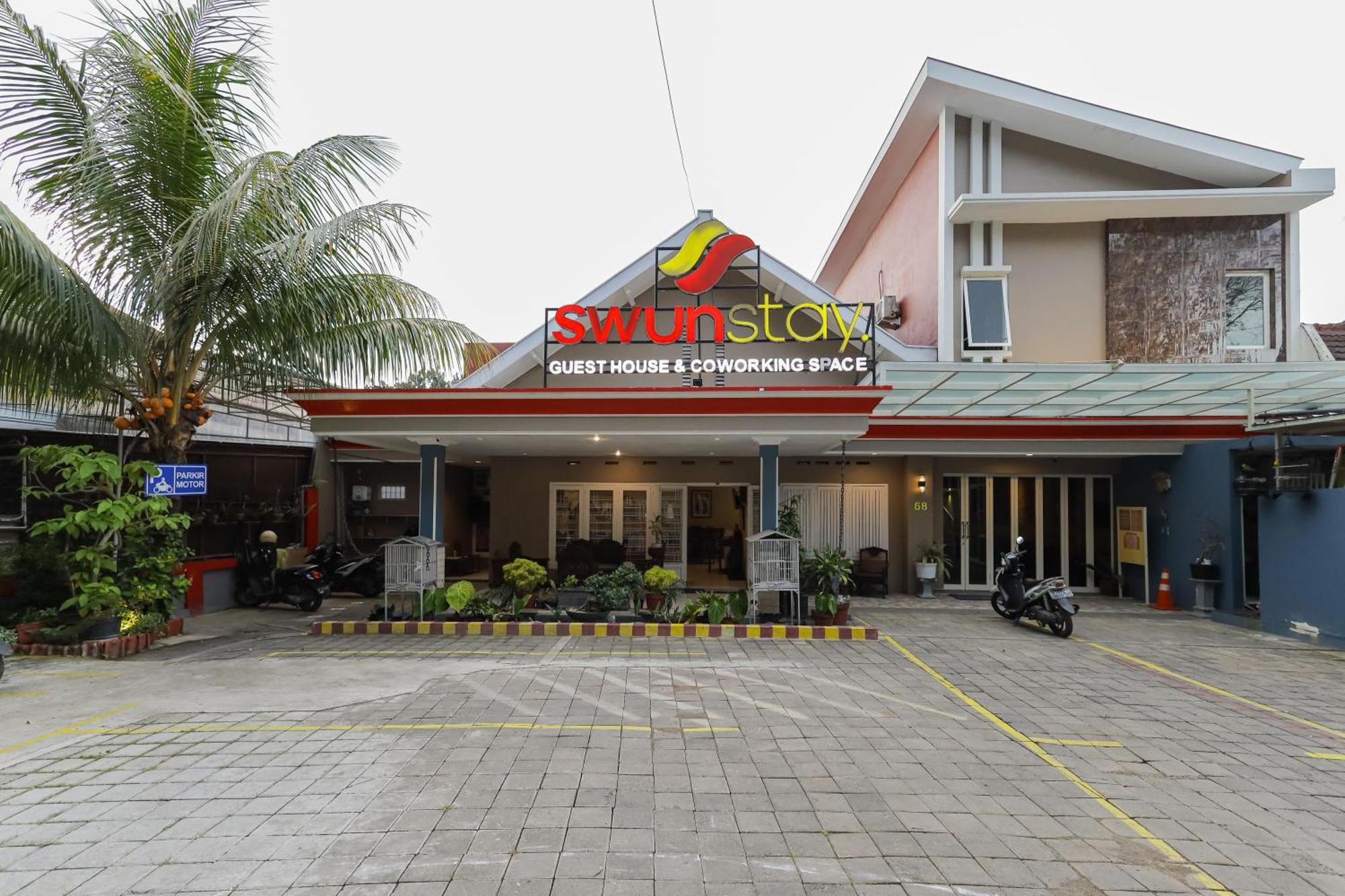 Reddoorz Plus At Swun Stay Raya Langsep Malang Bagian luar foto