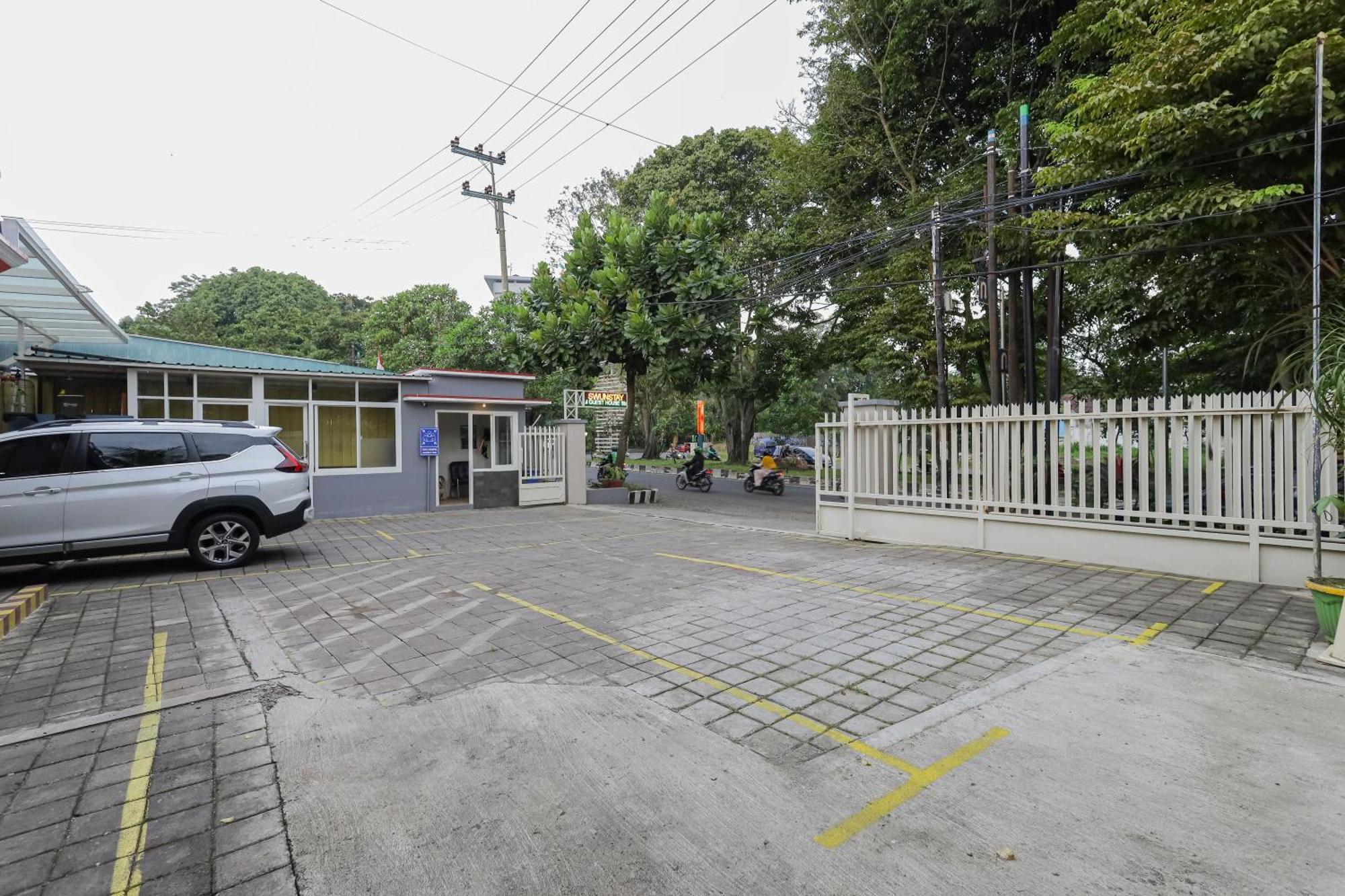 Reddoorz Plus At Swun Stay Raya Langsep Malang Bagian luar foto