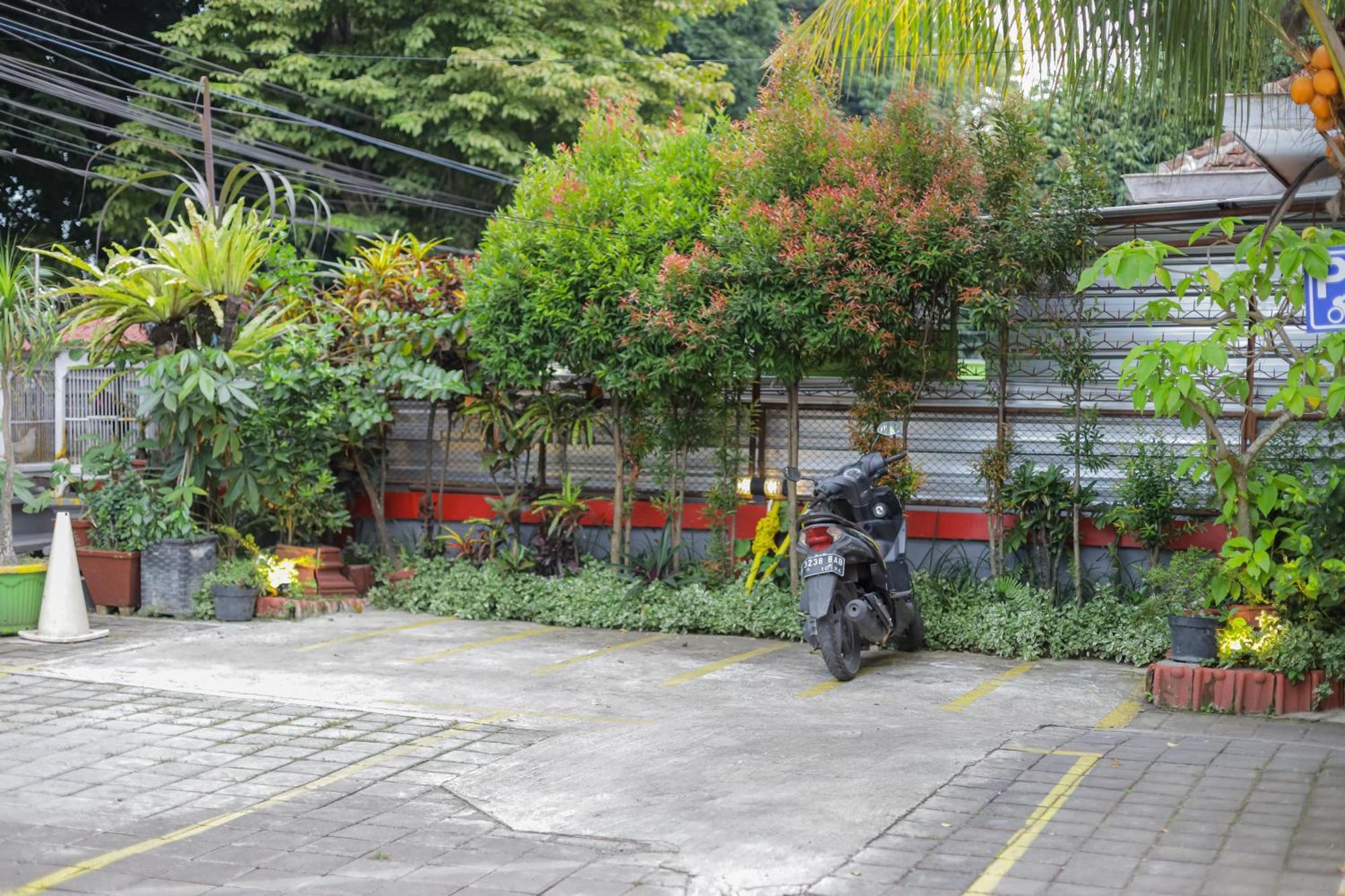Reddoorz Plus At Swun Stay Raya Langsep Malang Bagian luar foto