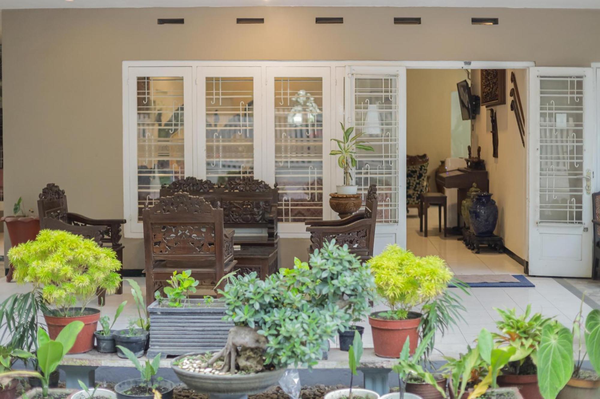 Reddoorz Plus At Swun Stay Raya Langsep Malang Bagian luar foto