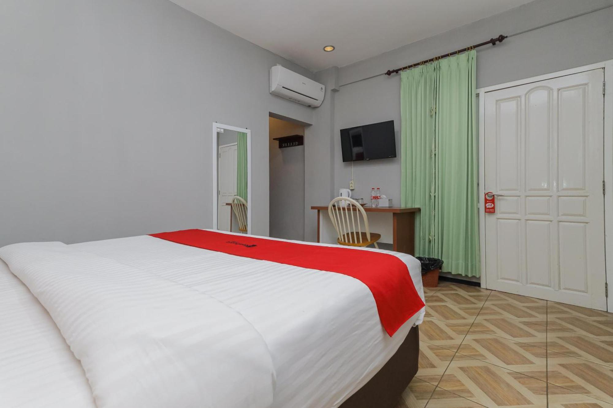 Reddoorz Plus At Swun Stay Raya Langsep Malang Bagian luar foto