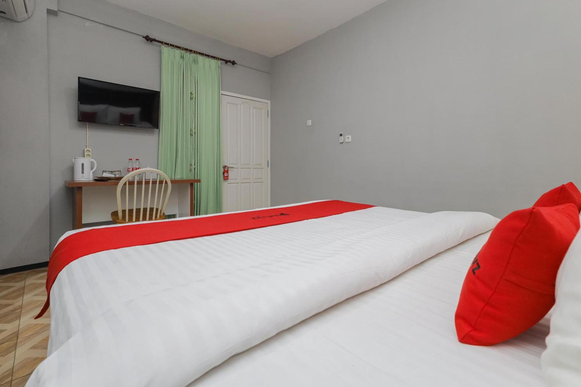 Reddoorz Plus At Swun Stay Raya Langsep Malang Bagian luar foto