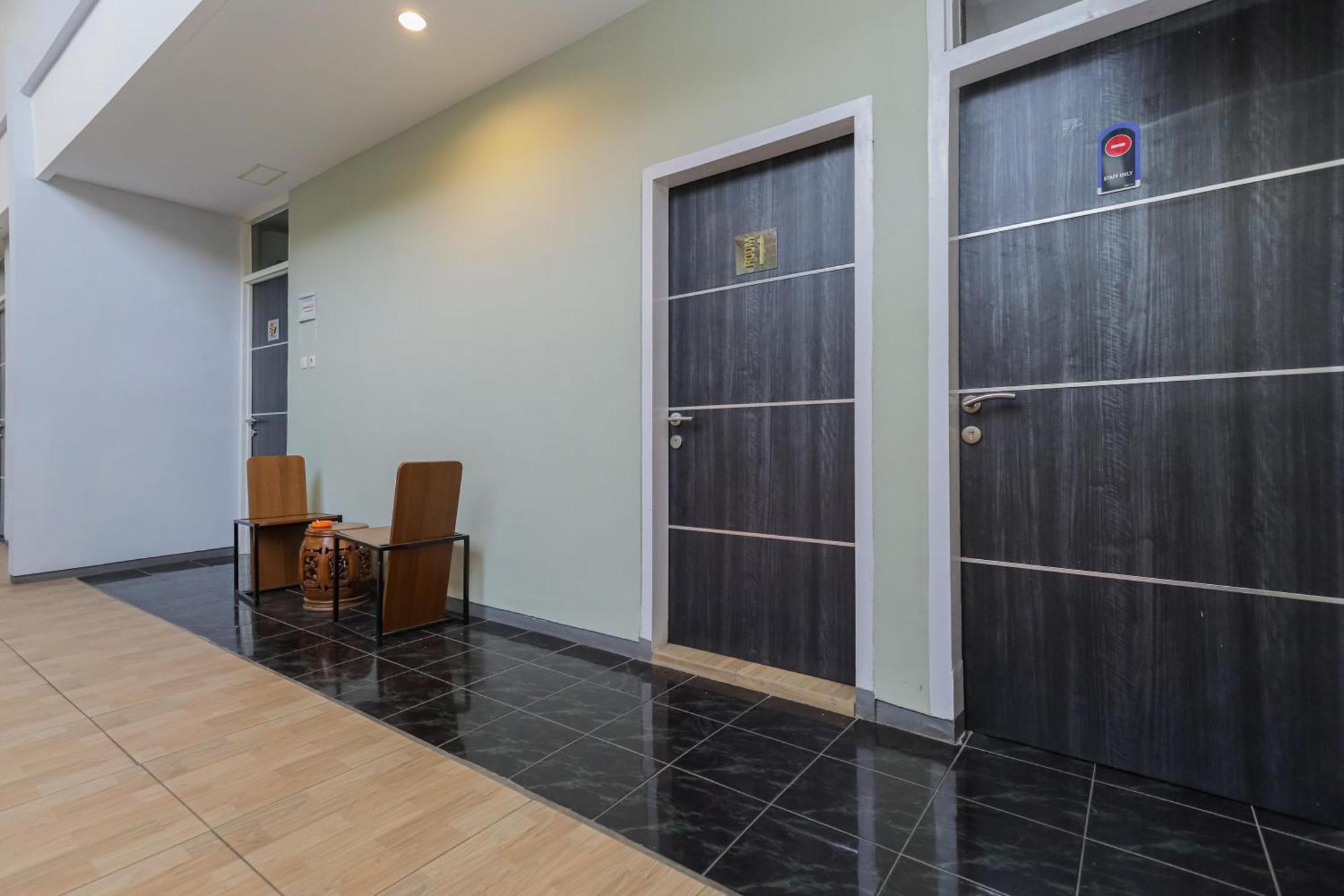 Reddoorz Plus At Swun Stay Raya Langsep Malang Bagian luar foto