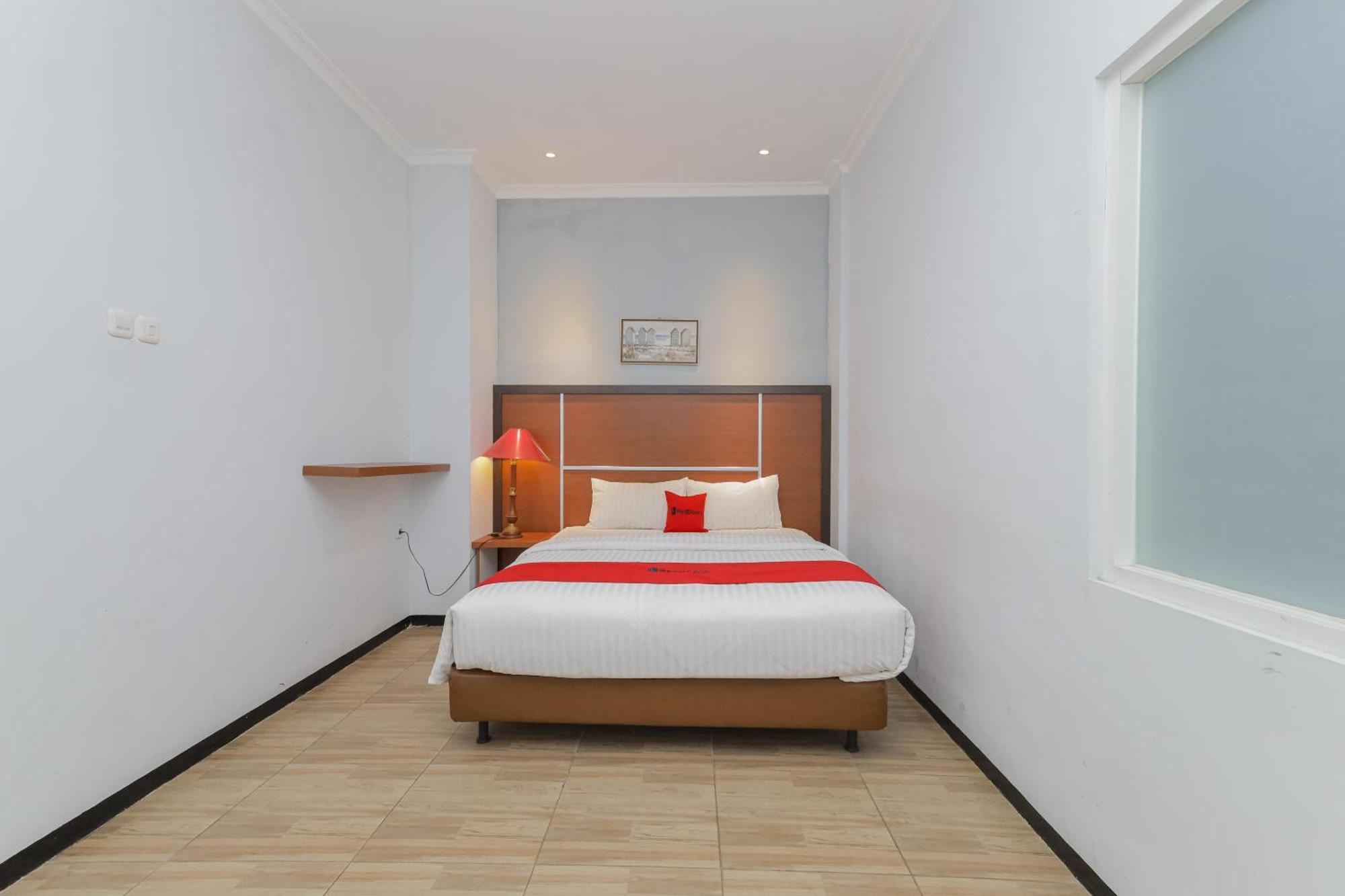 Reddoorz Plus At Swun Stay Raya Langsep Malang Bagian luar foto
