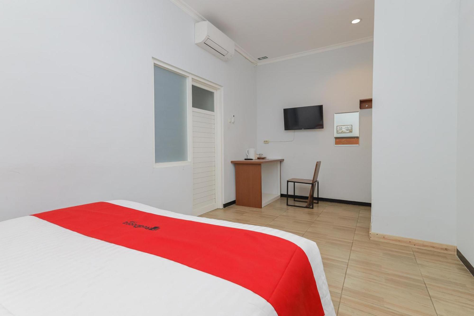 Reddoorz Plus At Swun Stay Raya Langsep Malang Bagian luar foto