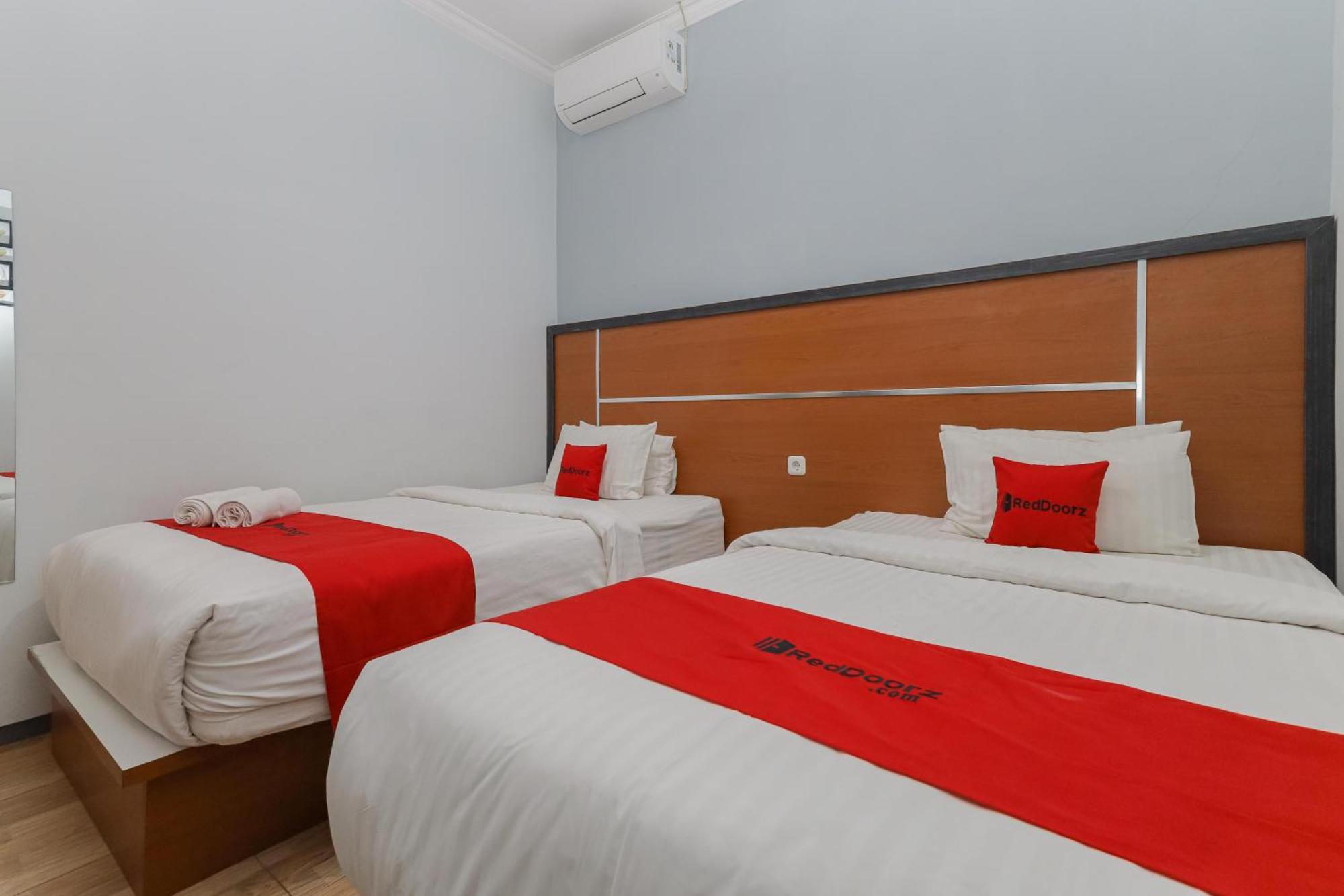 Reddoorz Plus At Swun Stay Raya Langsep Malang Bagian luar foto