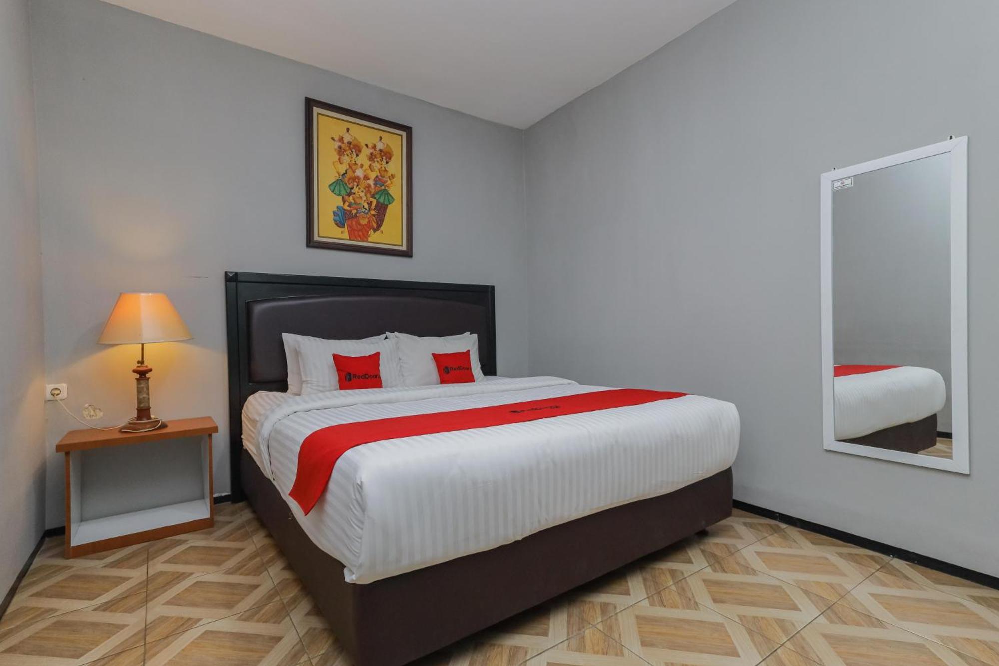 Reddoorz Plus At Swun Stay Raya Langsep Malang Bagian luar foto