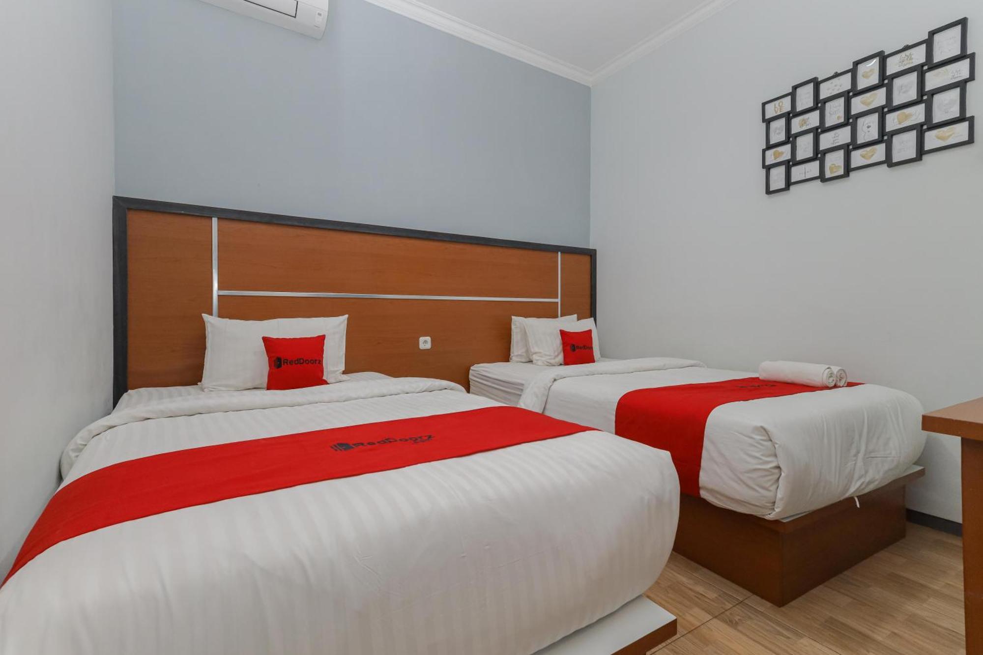Reddoorz Plus At Swun Stay Raya Langsep Malang Bagian luar foto